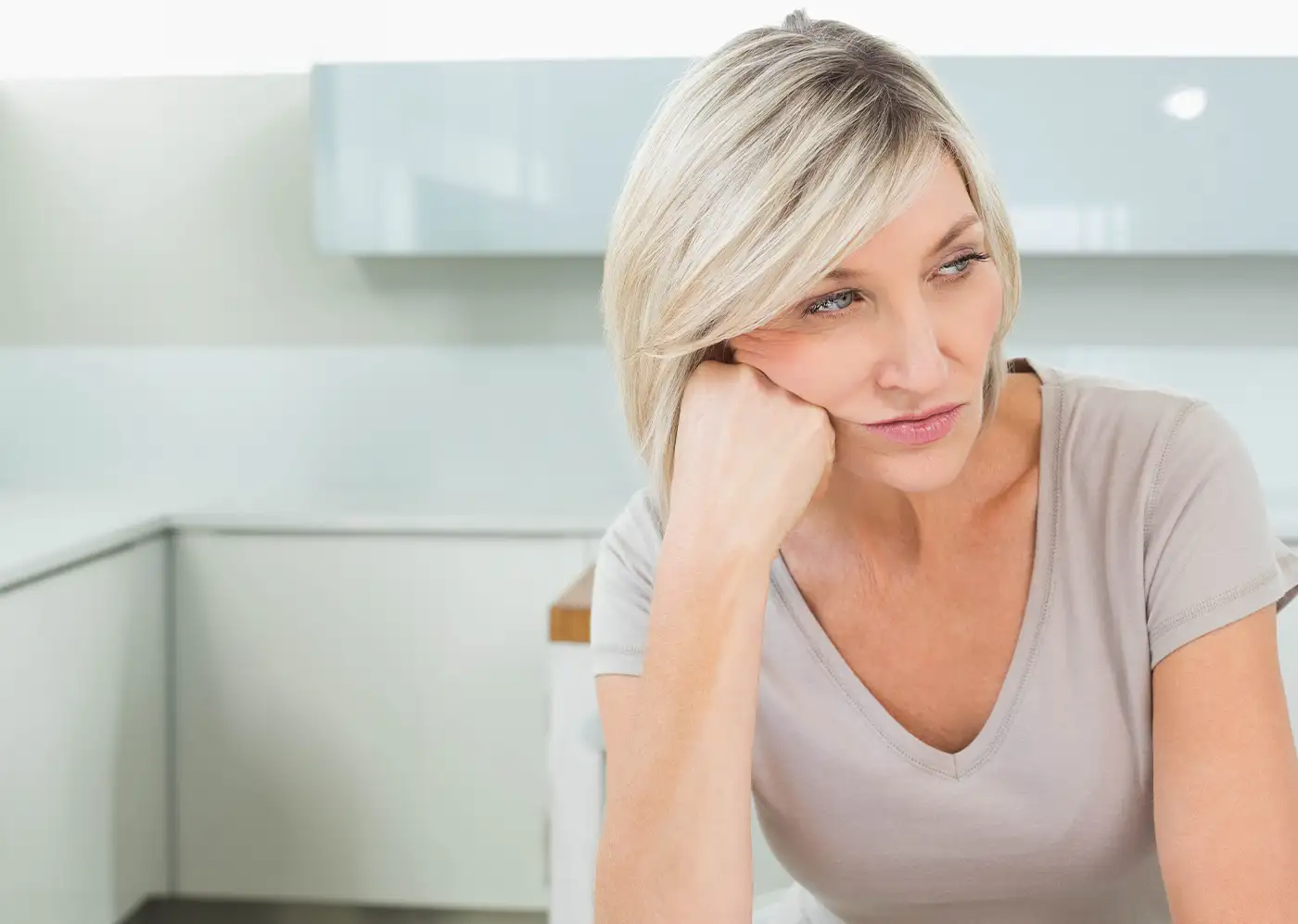 Εμμηνόπαυση: Γιατί Φουντώνουν τα Αυτοάνοσα;