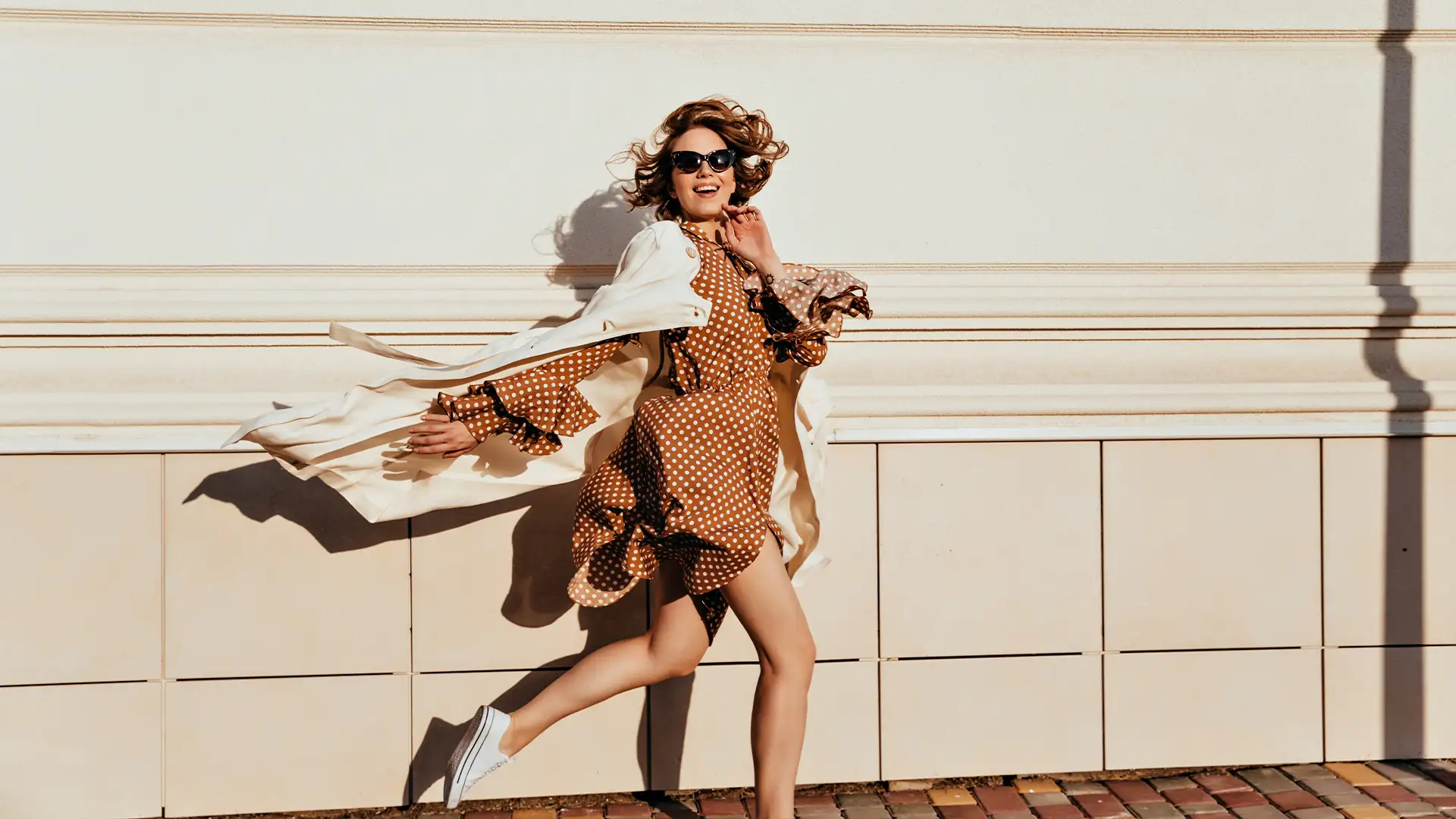 Καλοκαίρι 2026: Έκρηξη Δημιουργικότητας και Υπερβολής στη Μόδα