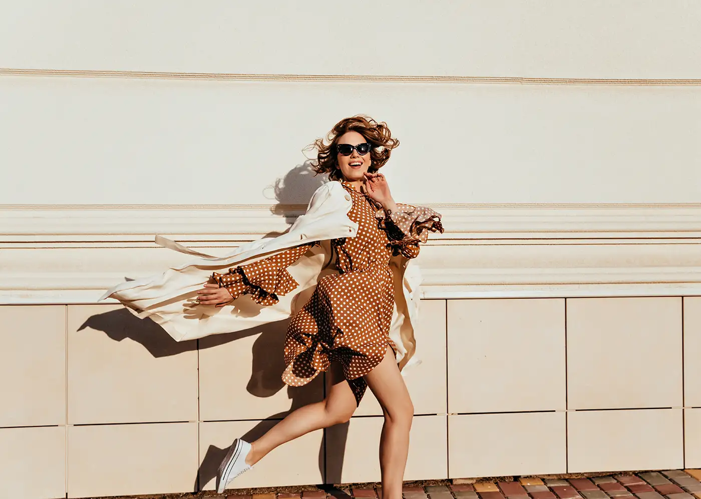 Καλοκαίρι 2026: Έκρηξη Δημιουργικότητας και Υπερβολής στη Μόδα