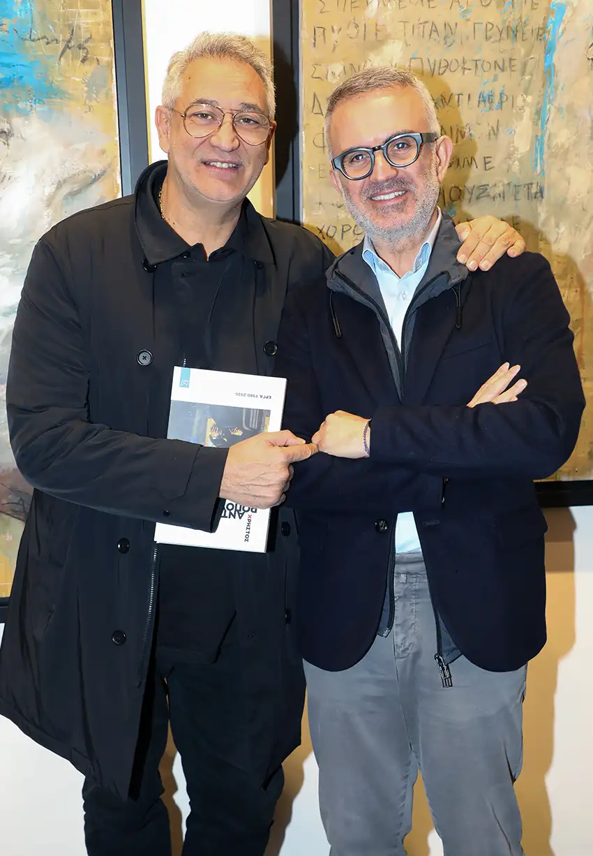 Ελληνικό χρώμα στα εγκαίνια της έκθεσης «Ενοχικός πατριωτισμός-Made in Greece» στην γκαλερί Kapopoulos Fine Arts