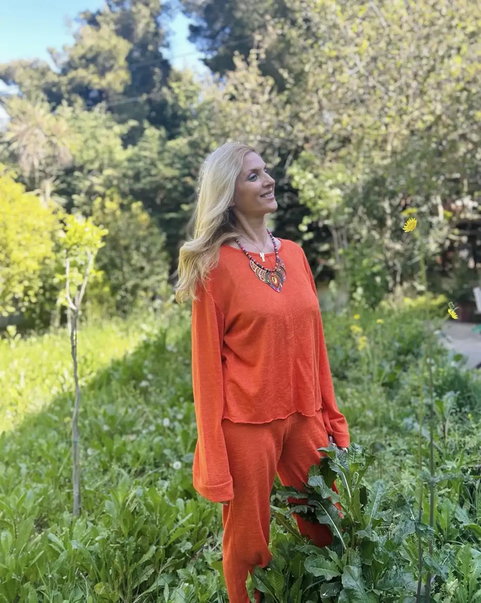 Leona Laios - The House Of Gratitude